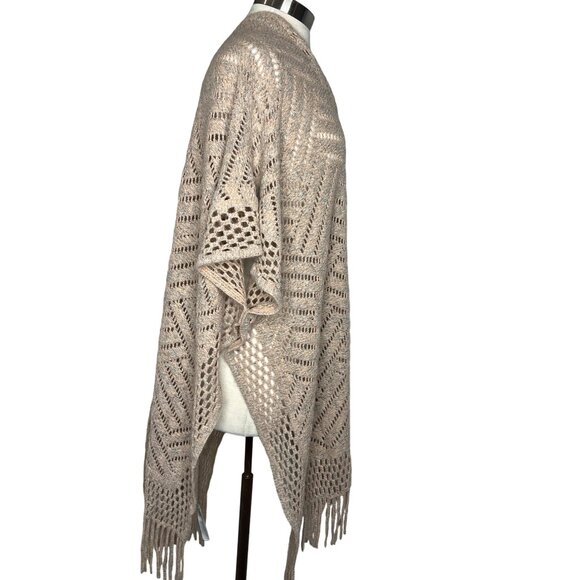 Anthropologie Akemi & Kin pink rose Ruana poncho All size fringe herringbone ope - Picture 4 of 11